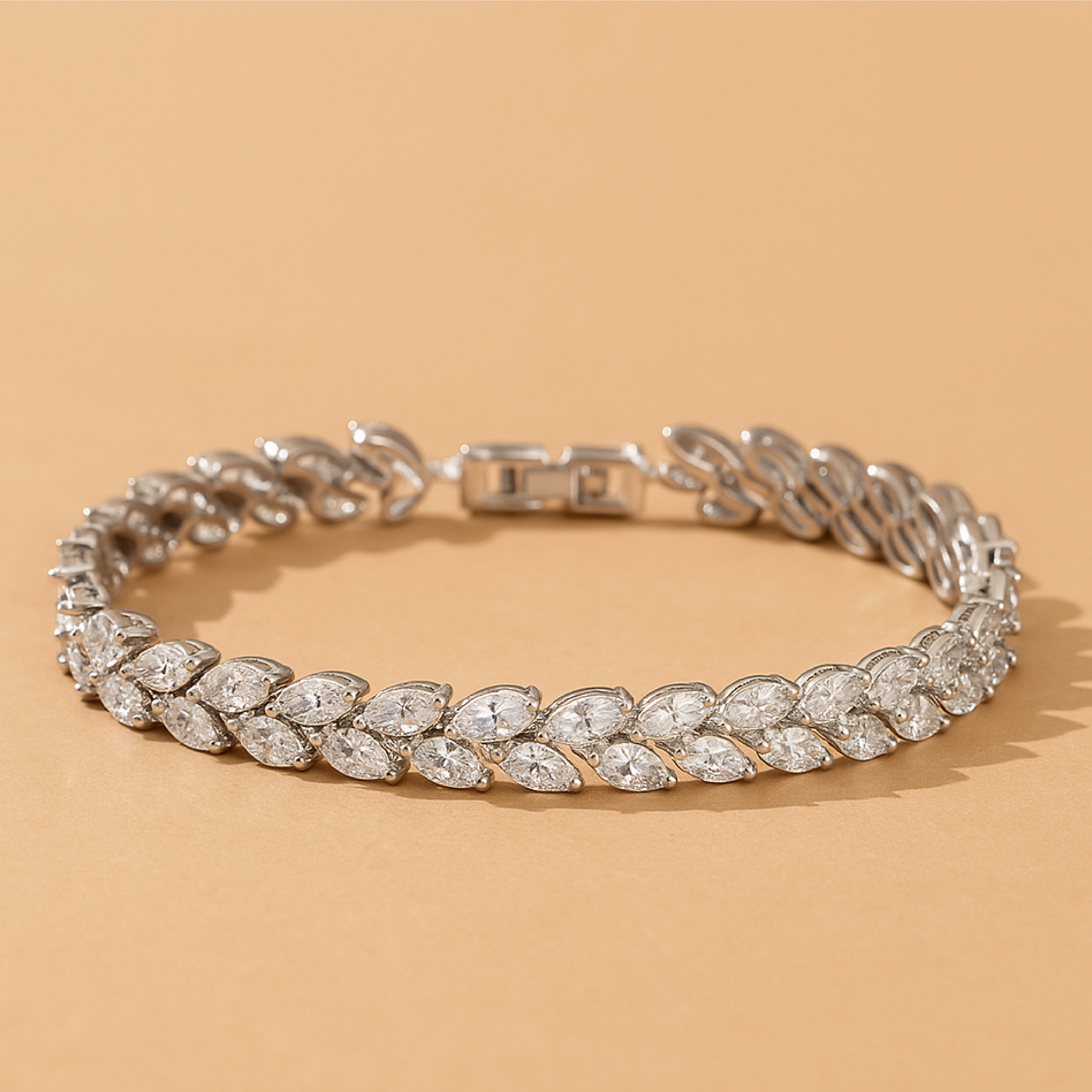 Nemorina Foliora Bracelet in White Gold